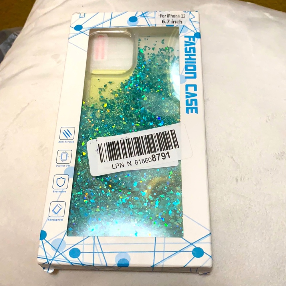iPhone 12 ProMax Case wit Screen Protector - Picture 3 of 4